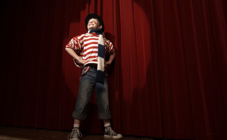  Oratoria y teatro: el arte que transforma la voz en presencia