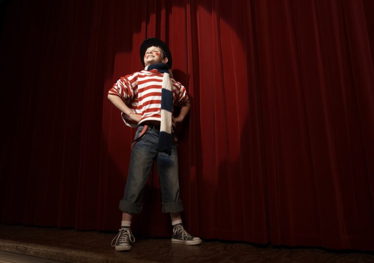 Oratoria y teatro: el arte que transforma la voz en presencia